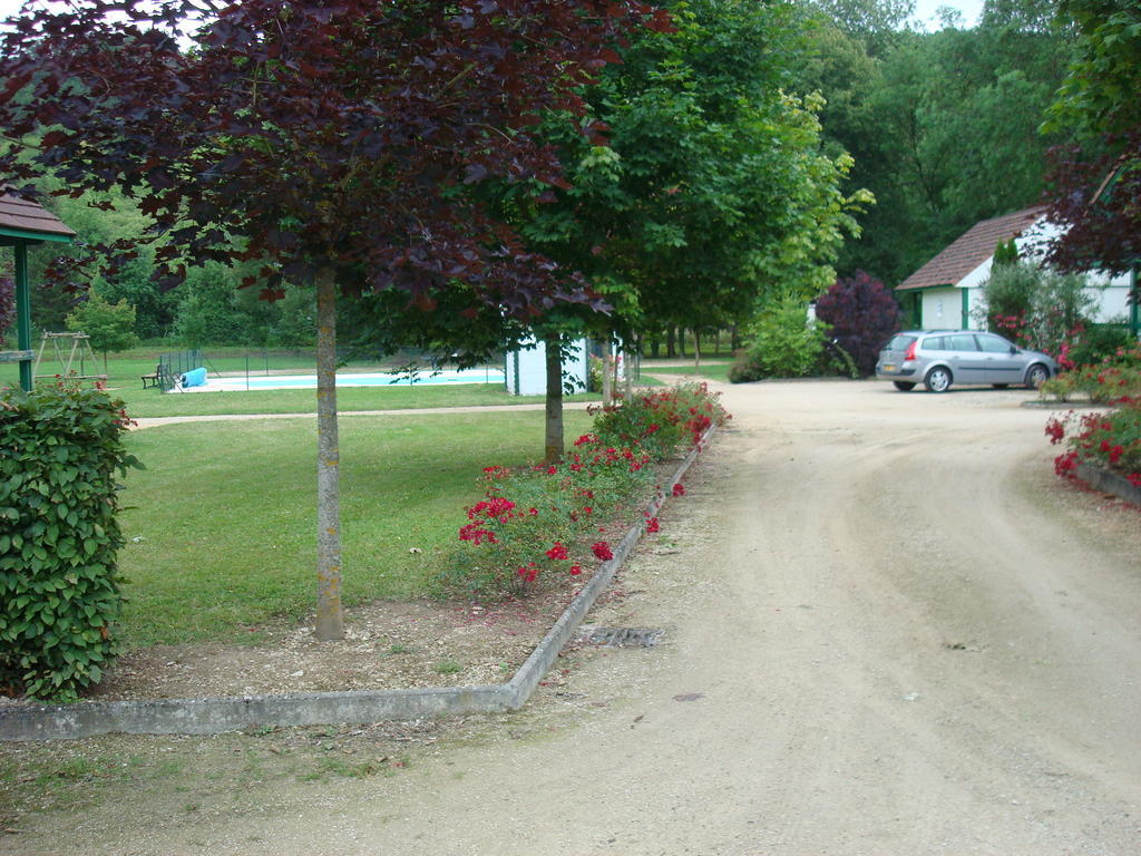 Village-Chalets Le Ru Du Pre Deux Rivieres Oda fotoğraf