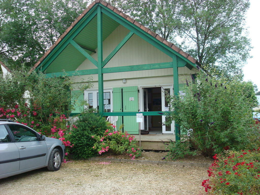Village-Chalets Le Ru Du Pre Deux Rivieres Oda fotoğraf