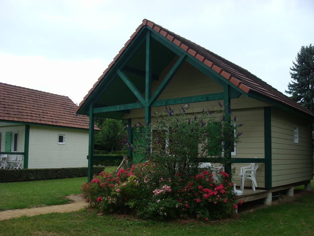 Village-Chalets Le Ru Du Pre Deux Rivieres Oda fotoğraf