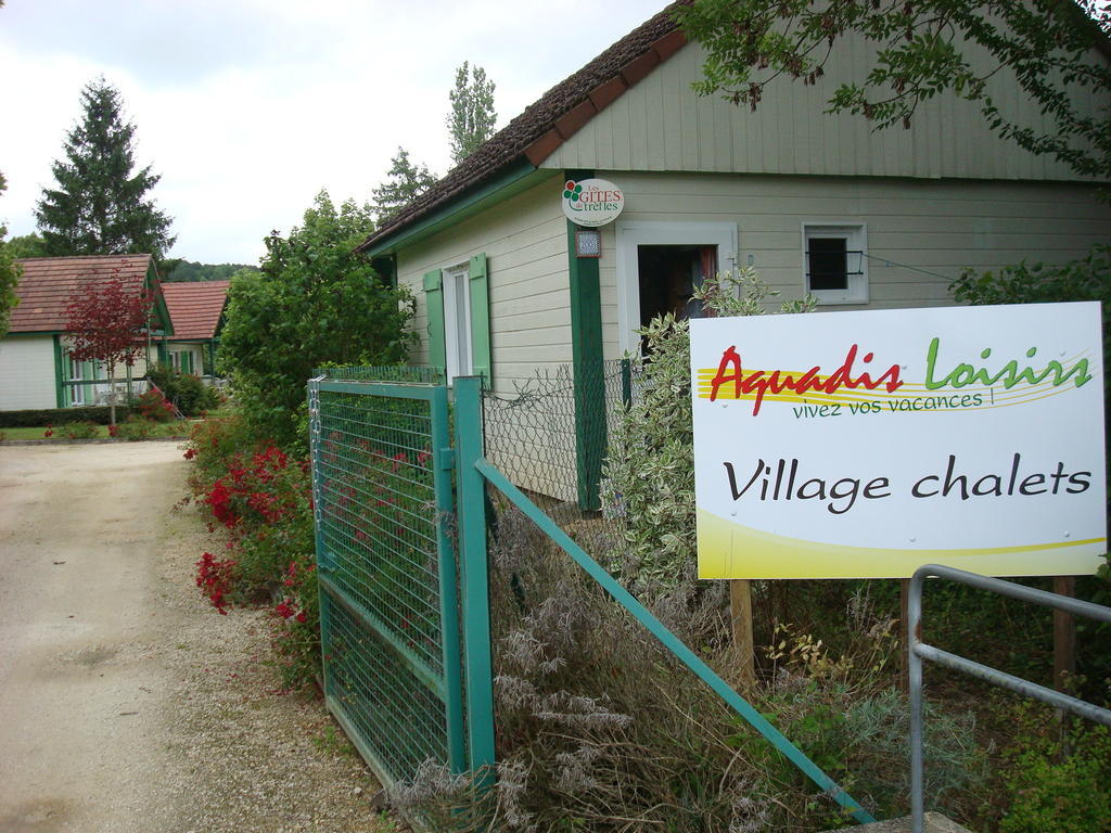 Village-Chalets Le Ru Du Pre Deux Rivieres Oda fotoğraf